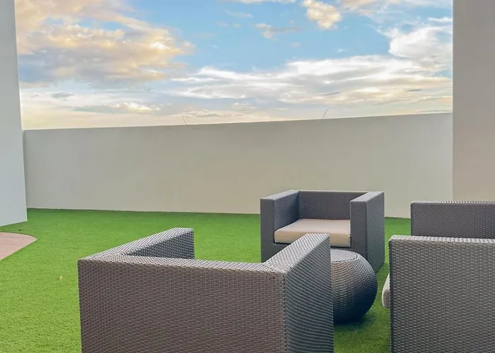 Estudio La Vida At 38 Park Avenue - 5 Minutes Walk To Ayala Bloc, With Infinity Pool, Fast Wi-fi, Gym, & Views Inside It Park Cebu
