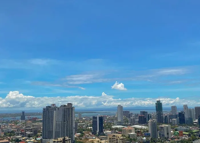 Apartment Estudio La Vida At 38 Park Avenue - 5 Minutes Walk To Ayala Bloc, With Infinity Pool, Fast Wi-fi, Gym, & Views Inside It Park