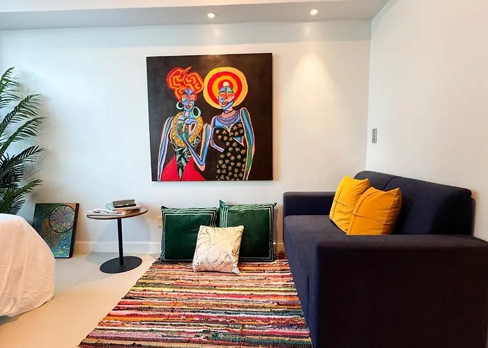 Apartment Estudio La Vida At 38 Park Avenue - 5 Minutes Walk To Ayala Bloc, With Infinity Pool, Fast Wi-fi, Gym, & Views Inside It Park