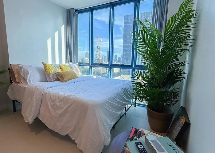 Estudio La Vida At 38 Park Avenue - 5 Minutes Walk To Ayala Bloc, With Infinity Pool, Fast Wi-fi, Gym, & Views Inside It Park